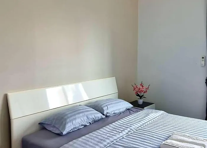 Aqua Residences อควา เรสซิเดนซ์ ห้องพักใหม่ให้เช่า ติดรถไฟฟ้าสถานีวุฒากาศ